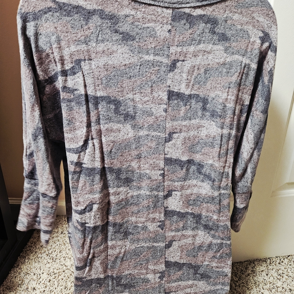Pink Clover Camouflage Top in Gray and Pink - Picture 8 of 10